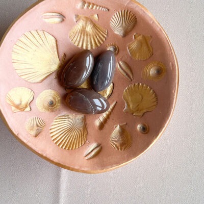 pedra da lua castanha surya cristais