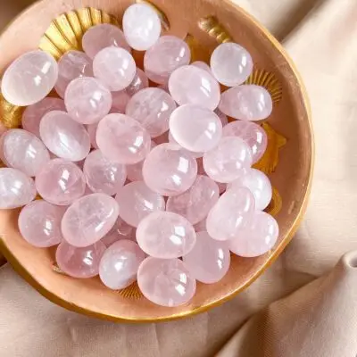 quartzo rosa rolado de bolso surya cristais