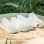 selenite em barra para limpeza de cristais