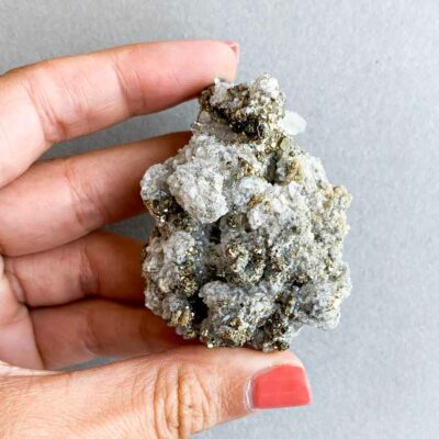 pirite com siderite sobre dolomite