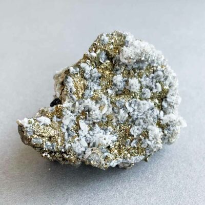 pirite com siderite sobre dolomite