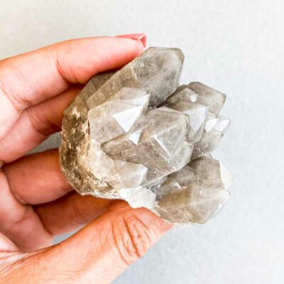 quartzo cinza portugues surya cristais