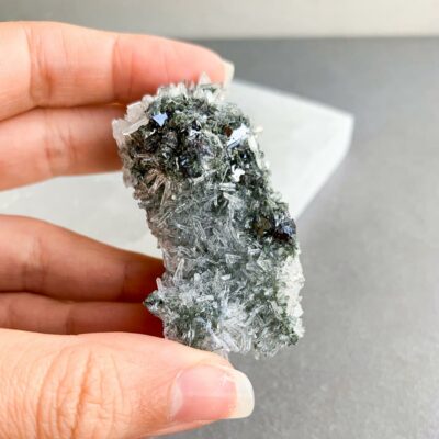 drusa de quarto com hematite