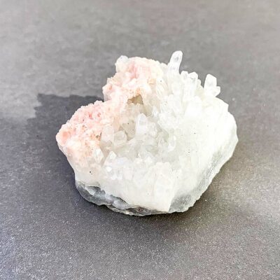 drusa de quartzo com rodocrosite