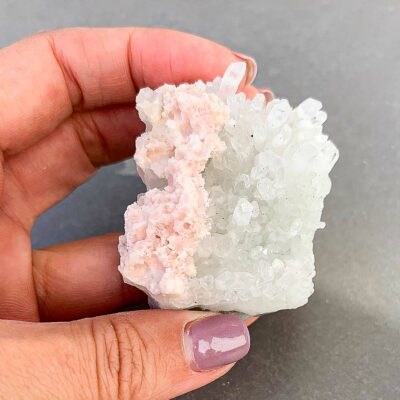 drusa de quartzo com rodocrosite