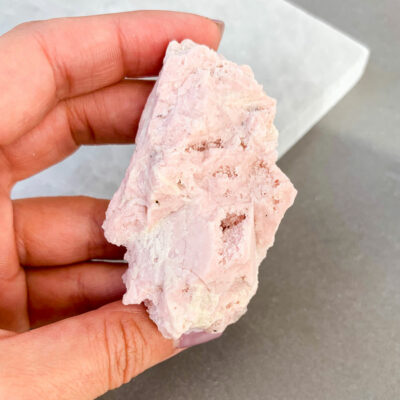 rodocrosite em bruto surya cristais