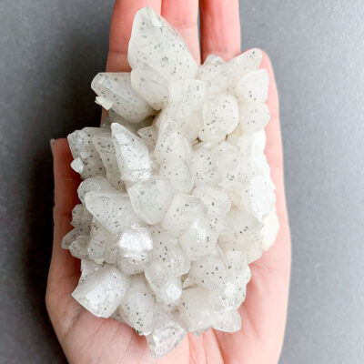 drusa de quartzo com oxidos surya cristais