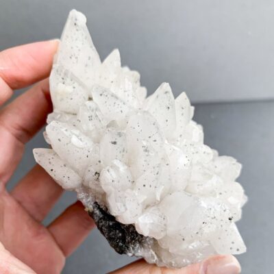 drusa de quartzo com oxidos surya cristais