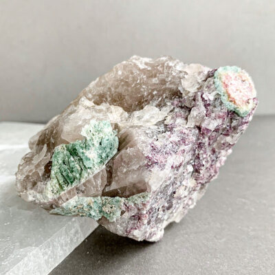 turmalina melancia com turmalina verde, lepidolite e quartzo