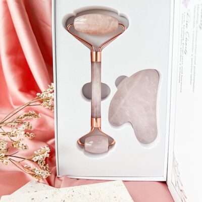 rolo facial de quartzo rosa e guasha surya cristais