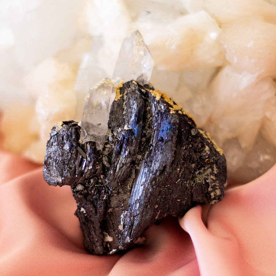 ferberite-2-surya-cristais ferberite surya cristais
