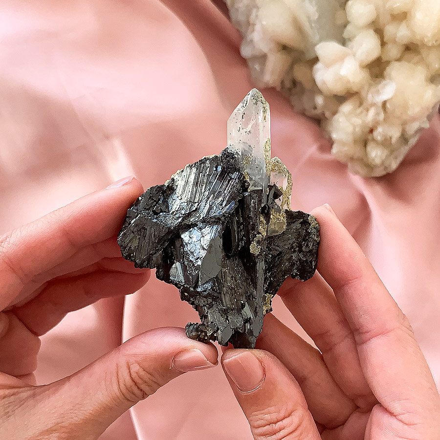 ferberite-2a-surya-cristais ferberite surya cristais