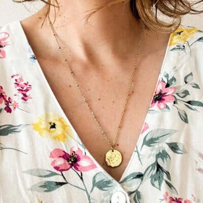 colar isa surya cristais