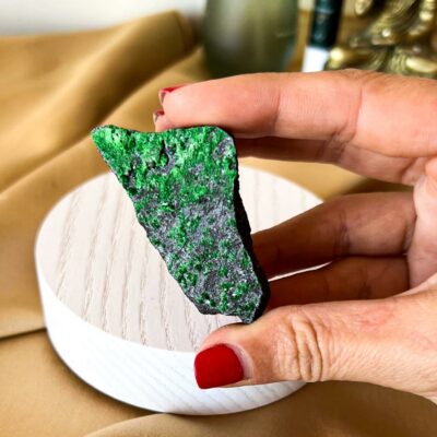 uvarovite surya cristais