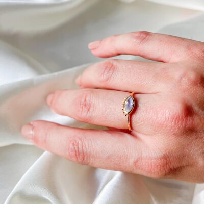 anel de pedra da lua surya cristais