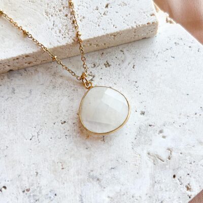 colar com pedra da lua surya cristais
