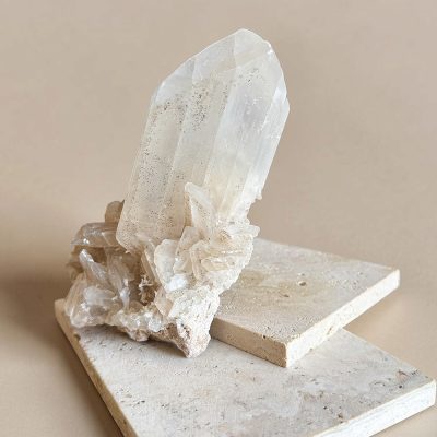 cluster de selenite surya cristais