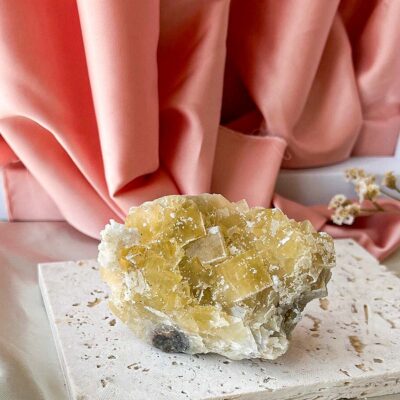 fluorite amarela surya cristais