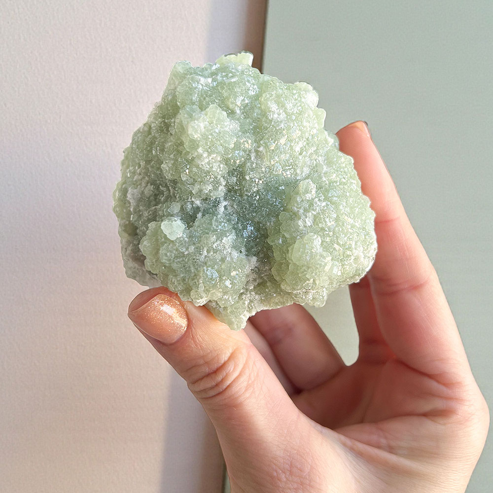 prehnite-suryacristais5 prehnite em bruto surya cristais