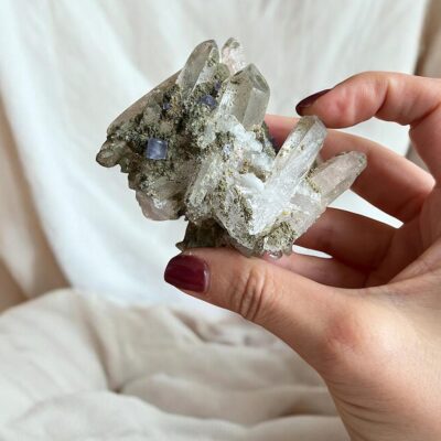 Cluster de Quartzo com Fluorite Roxa surya cristais
