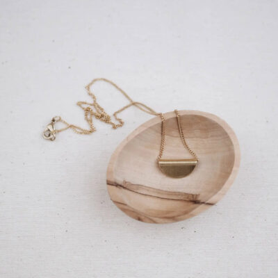 colar tot surya cristais