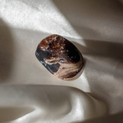 opala negra surya cristais