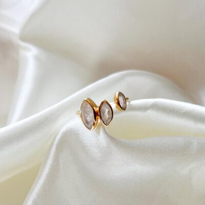 anel com pedra da lua surya cristais