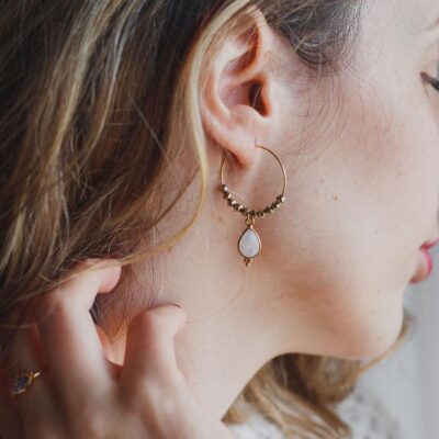 brincos com pedra da lua surya cristais