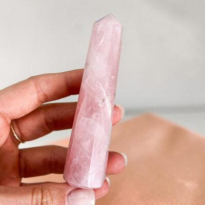 ponta de quartzo rosa surya cristais