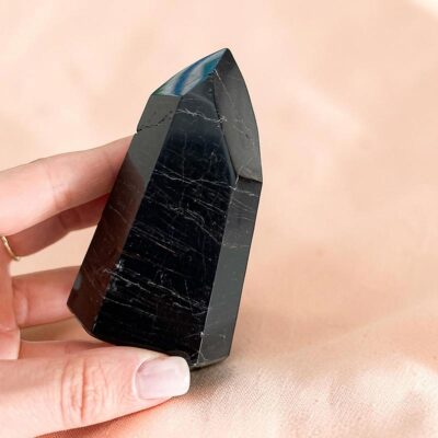 ponta de turmalina negra surya cristais