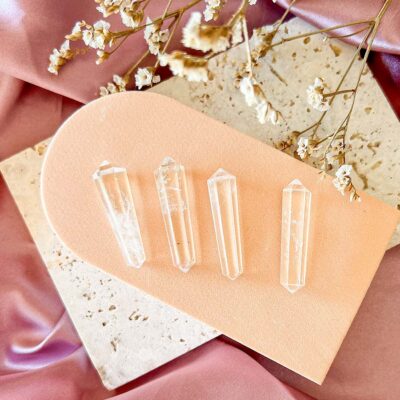 ponta de quartzo biterminado surya cristais