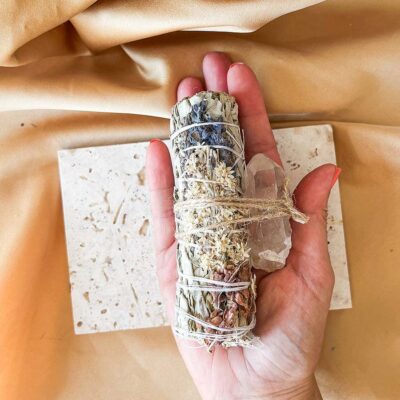 tocha de sálvia com lavanda surya cristais
