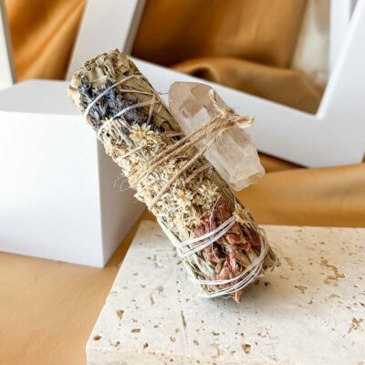 tocha de sálvia com lavanda surya cristais