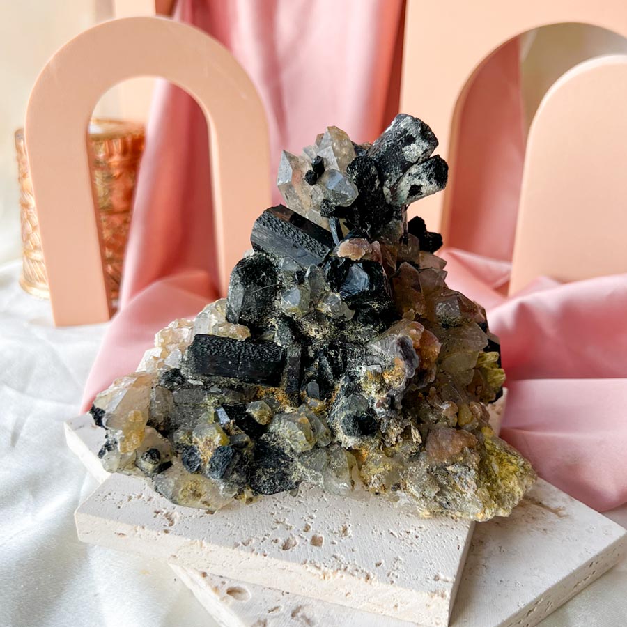 TURMALINA-NEGRA-SURYACRISTAIS Quartzo fumado com turmalina negra surya cristais