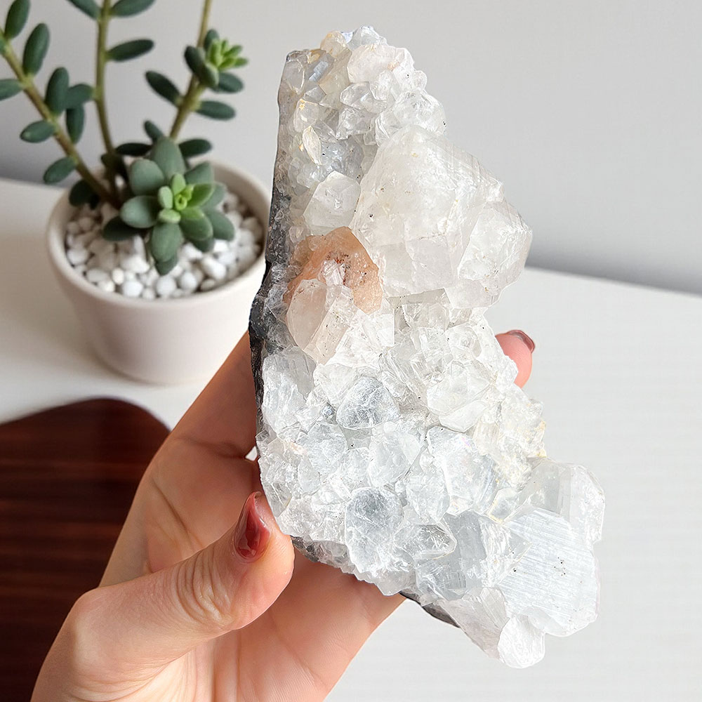 apofilite-estilbite-suryacristais apofilite surya cristais