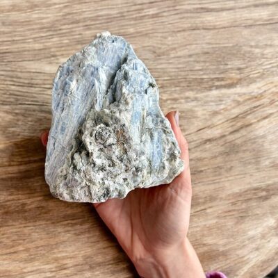 cianite azul em bruto surya cristais