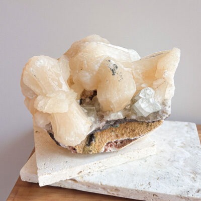 estilbite salmão surya cristais