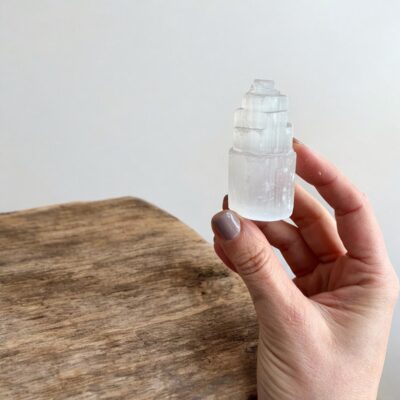 mini torre de selenite surya cristais