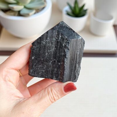 turmalina negra em bruto surya cristais