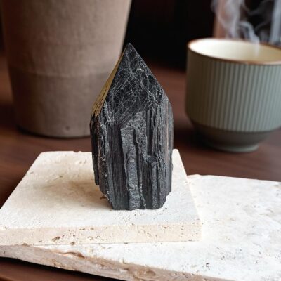 turmalina negra em bruto surya cristais