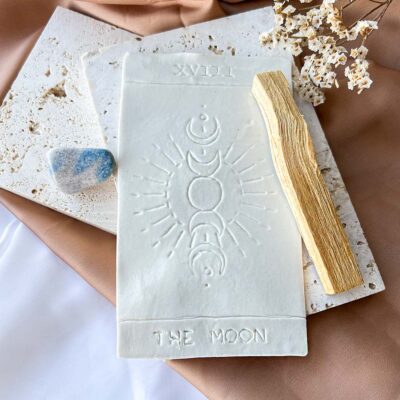 the moon surya cristais