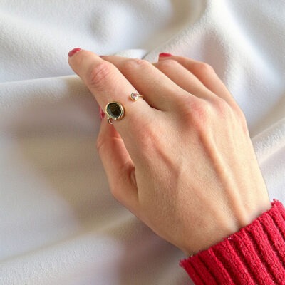 anel com turmalina verde surya cristais