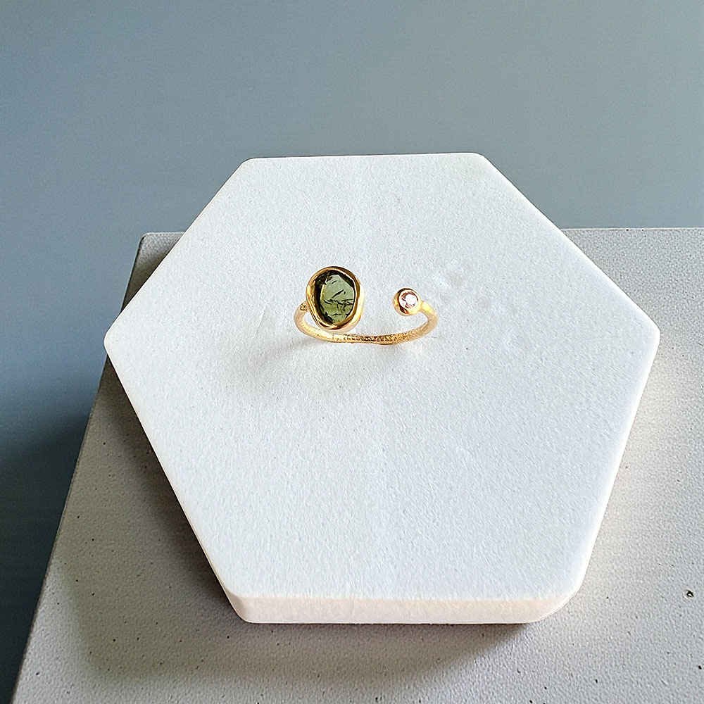 colar-turmalina-verde-suryacristais anel com turmalina verde surya cristais