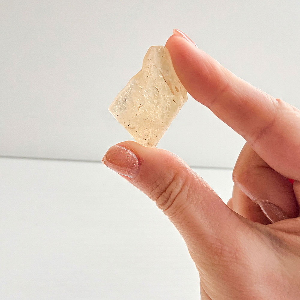 libyan-desert-glass-suryacristais lobyan desert glass surya cristais