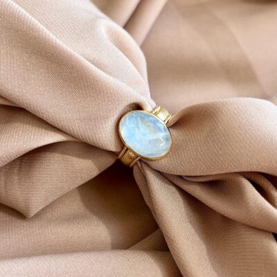 anel com pedra da lua beatriz suryacristais