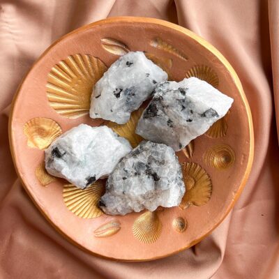 pedra da lua em bruto surya cristais