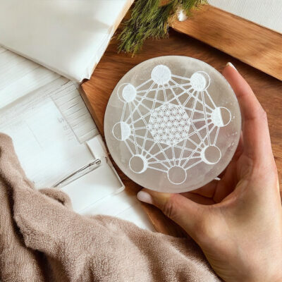 base de selenite fases da lua surya cristais