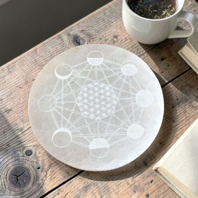 base de selenite ciclos da lua surya cristais