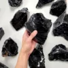 obsidiana negra para proteção energética surya cristais