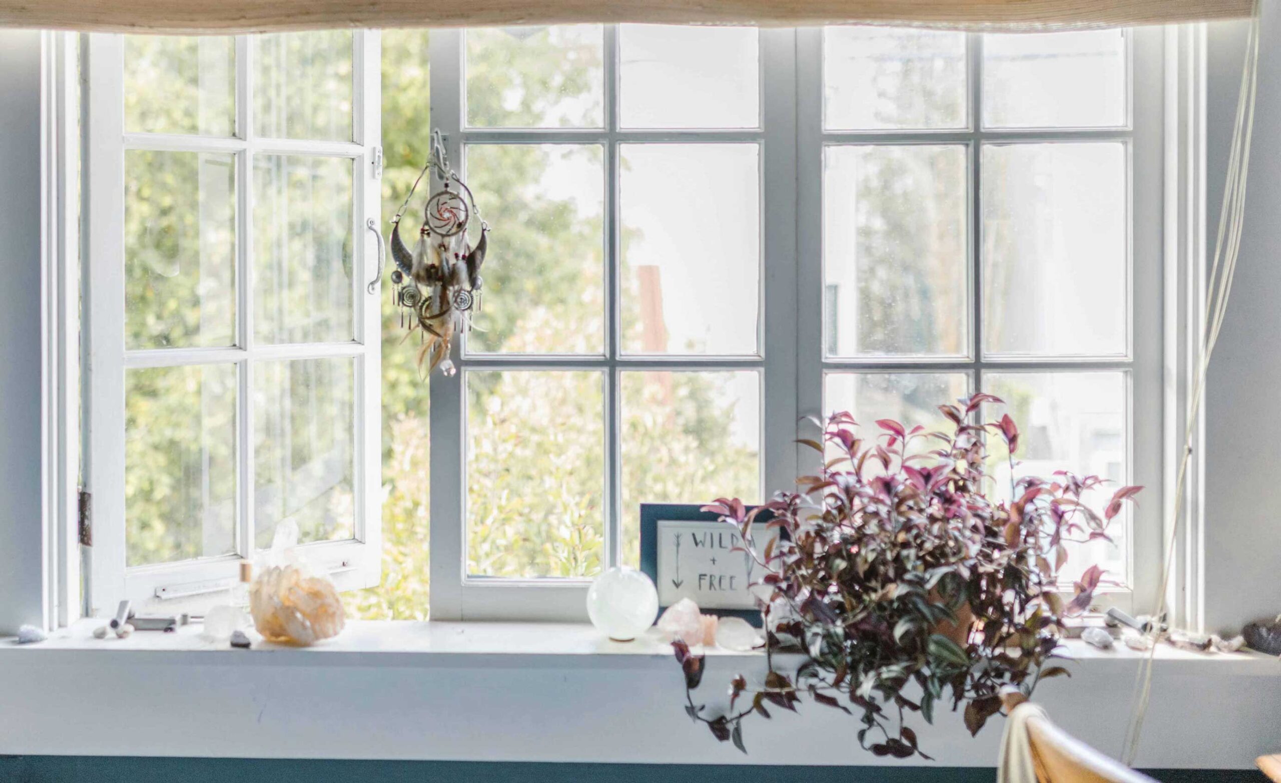 cristais ao sol surya cristais